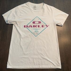 Oakley tee